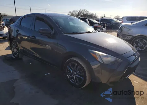 2019 Toyota Yaris L z USA, uszkodzony, nr VIN 3MYDLBYV4KY525013